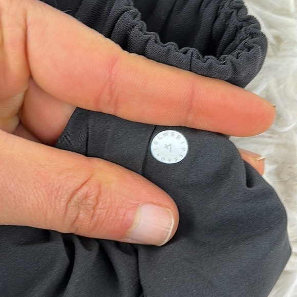 Lululemon Noir Pant *Woven Black - Picture 4 of 5